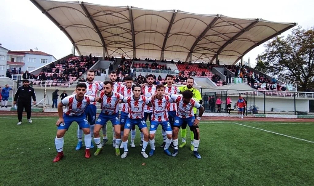 Salıpazarı Belediyespor Fırsat Tepti