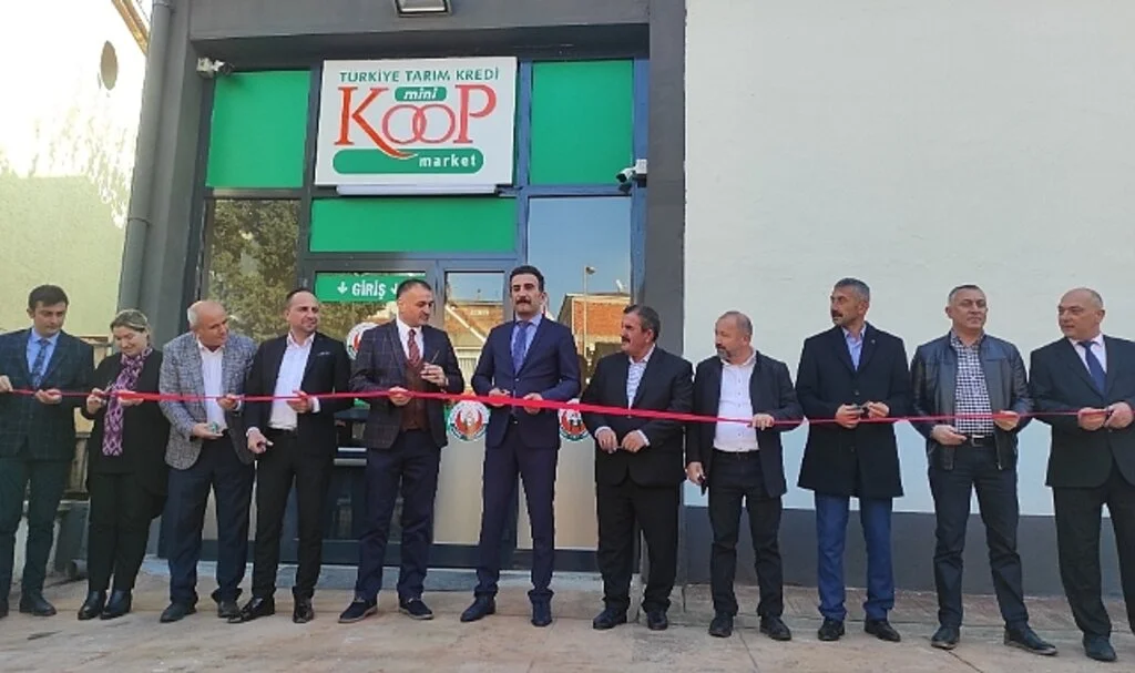 Salıpazarı'nda Tarım Kredi Kooperatif Marketi Açıldı