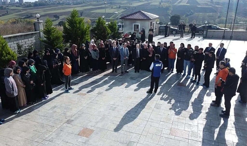 Samsun'da 10 binin üzerinde öğrencinin katılımıyla deprem anı ve tahliye tatbikatı