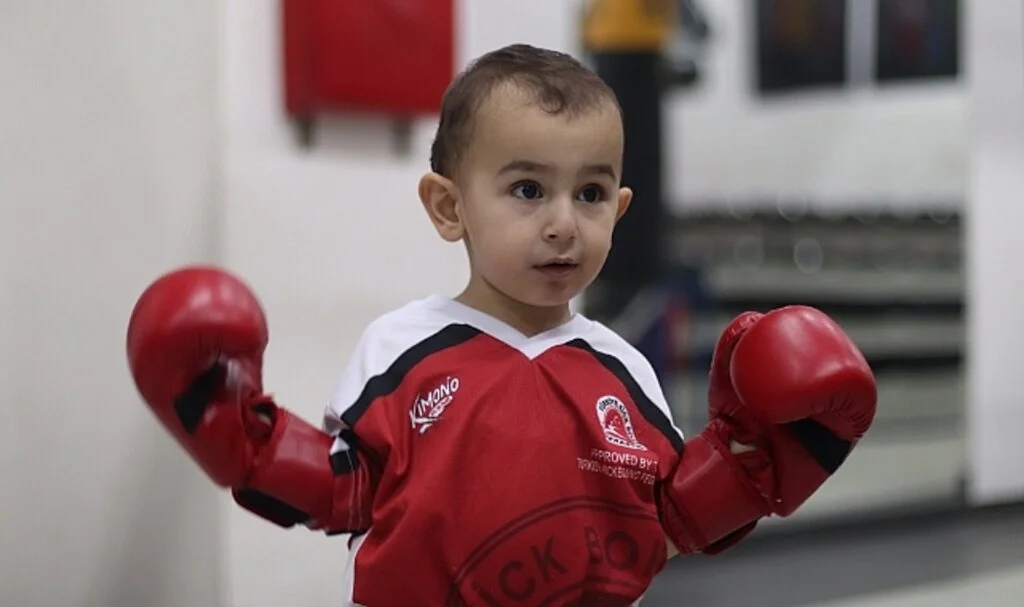 Samsun'da 2 Yaşındaki Göktuğ'nun Kick Boksa Olan İlgisi Gülümsetiyor