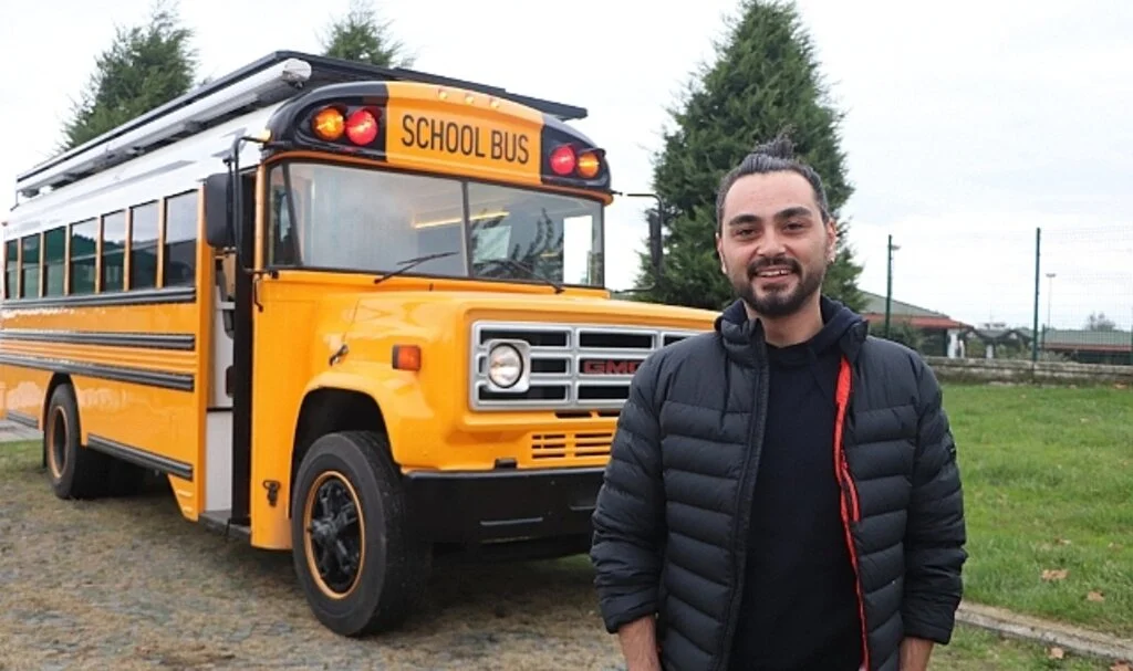 Samsun'da 700 bin TL harcadığı hayalindeki ‘School Bus’ ile dünya turuna çıkıyor