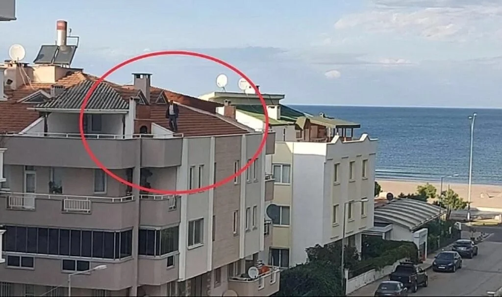 Samsun'da Çatıda Tehlikeli Yürüyüş