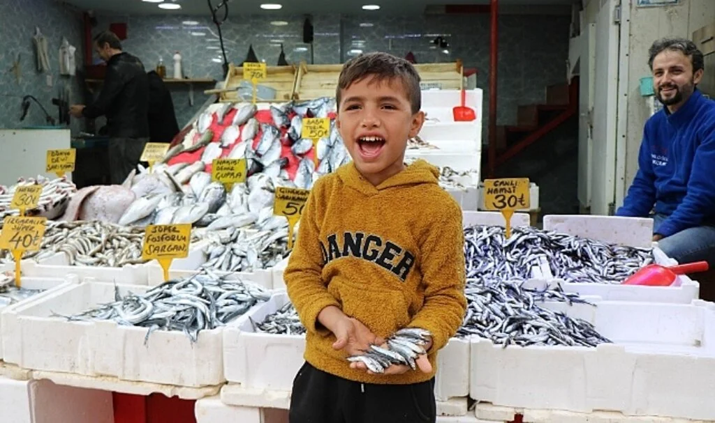 Samsun'da Havalar Soğudu, Balığa İlgi Arttı