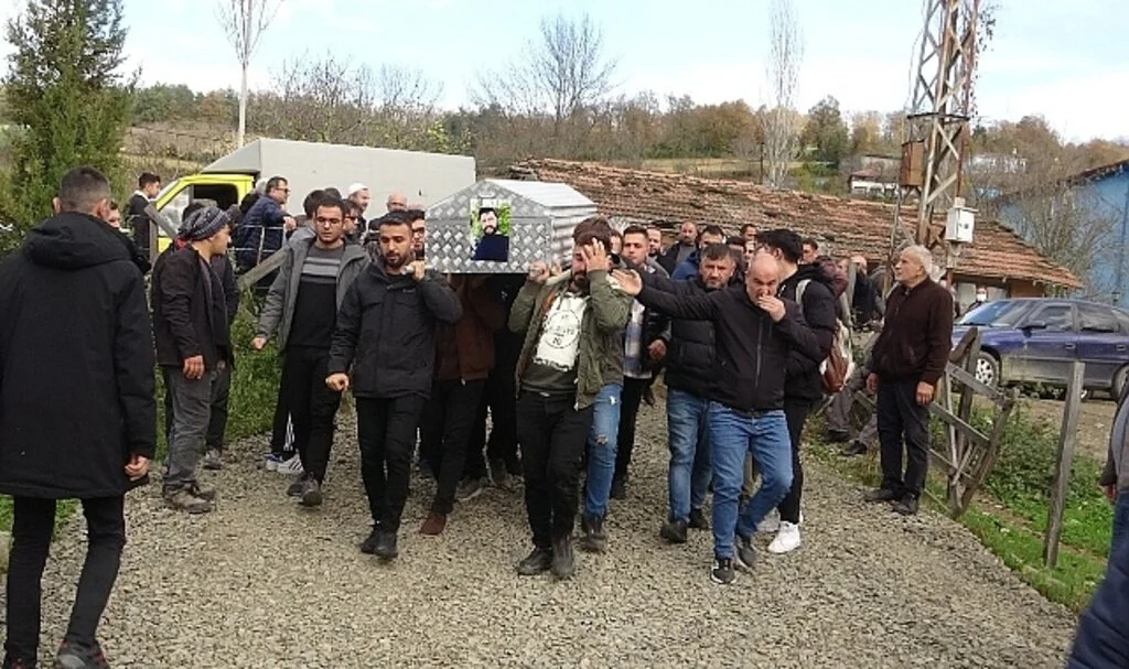Samsun'da Köpeğin Patisinin Tetiğe Dokunması Sonucu Vurularak Ölen Avcı Toprağa Verildi
