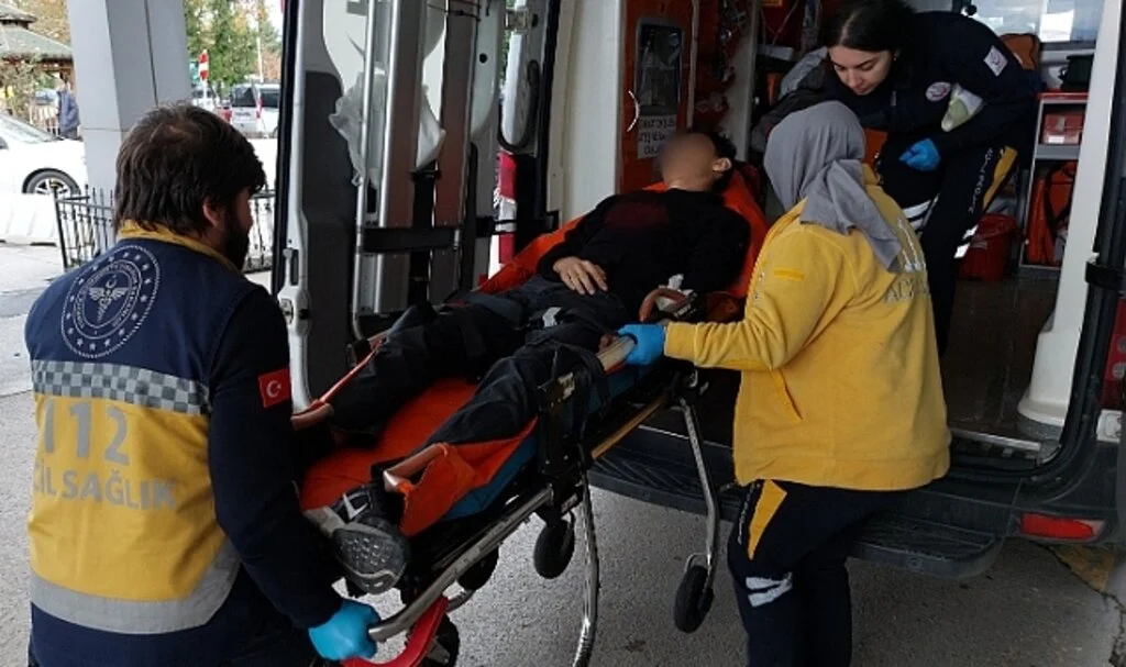 Samsun'da lise öğrencisi okulda kendini bıçakla yaraladı