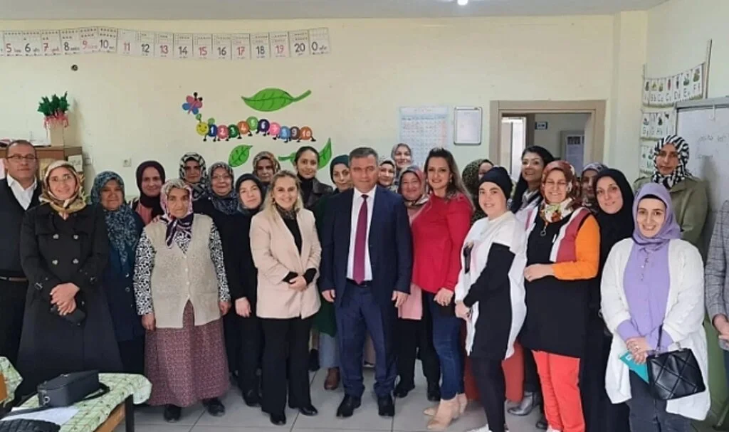 Samsun'da Pandeminin Getirdiği Olumsuzlukları Öğretmen Veli ve Öğrenci İş Birliği ile Aşıyorlar