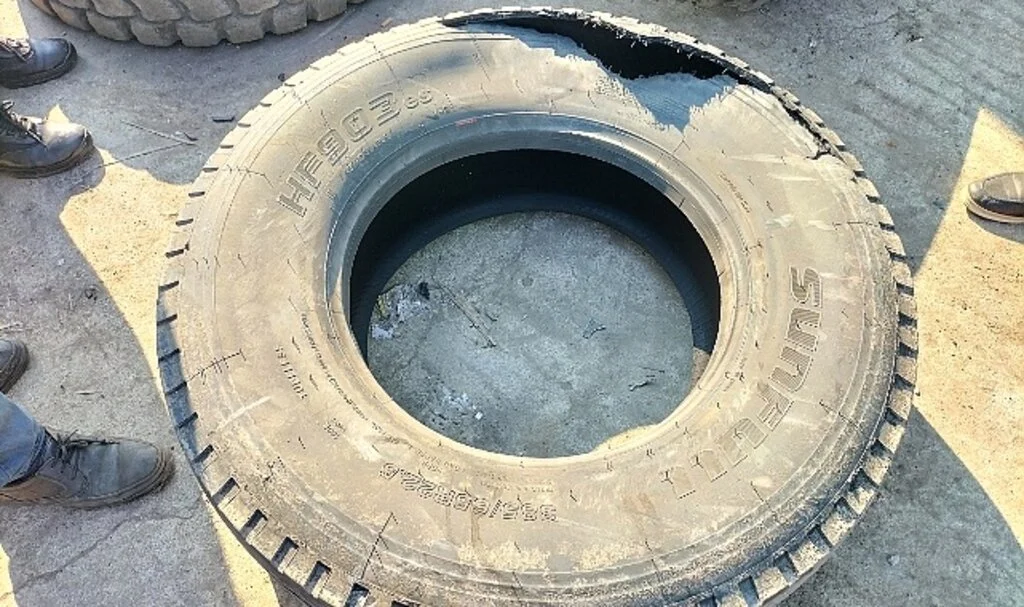 Samsun'da Patlayan lastik  tamirciyi yaraladı 