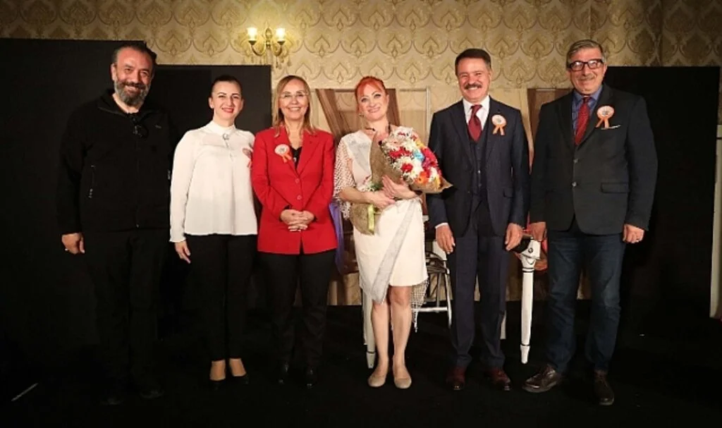 Samsun'da “Sardunya Kokan Kadınlar” Sahnelendi