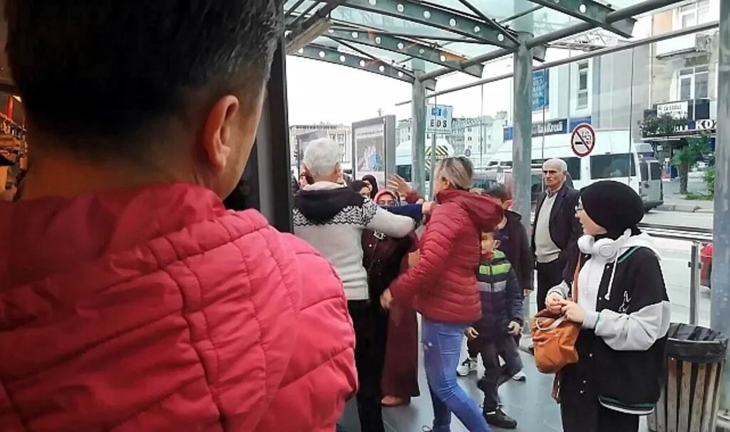  Samsun’da Tramvay İstasyonunda Gerginlik