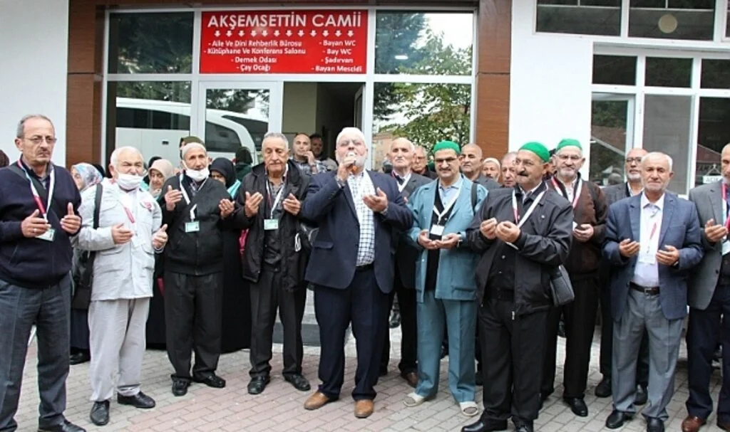 Samsun'da Umre kafilesi dualarla uğurlandı