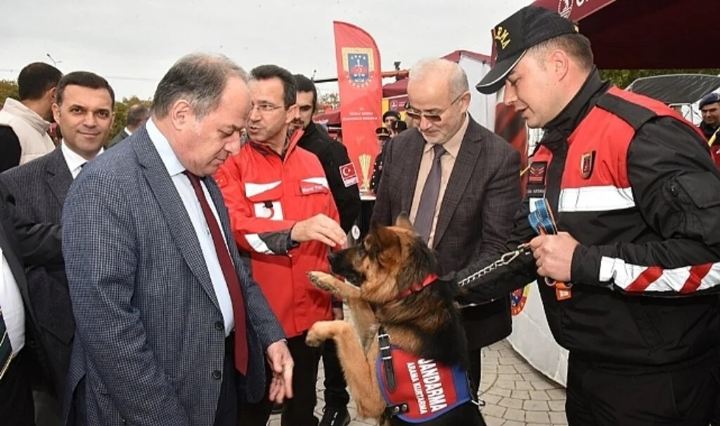 Samsun'da Üniversite Öğrencileri Arama Kurtarma Takımlarıyla Tanıştı