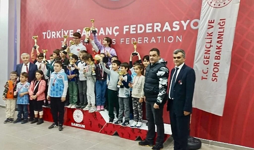 Samsun Gençlik ve Spor İl Müdürlüğü koordinesinde düzenlenen satranç Cumhuriyet kupası sona erdi 
