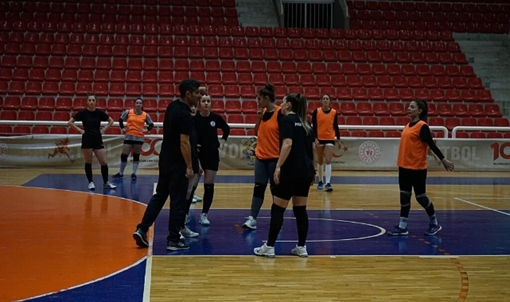Samsun Hentbol Kulübü Oğuzeli HEM SK maçının hazırlıklarını sürdürüyor 