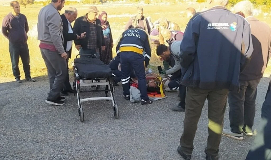 Şarampole yuvarlanan otomobildeki 5 kişi yaralandı