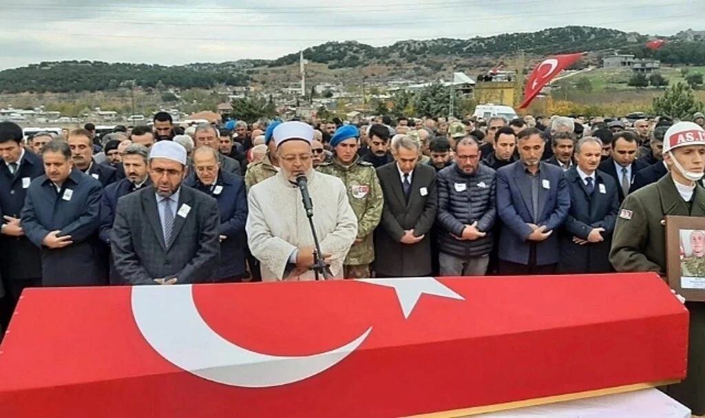 Şehit Piyade Sözleşmeli Er Mehmet Demir son yolculuğuna uğurlandı