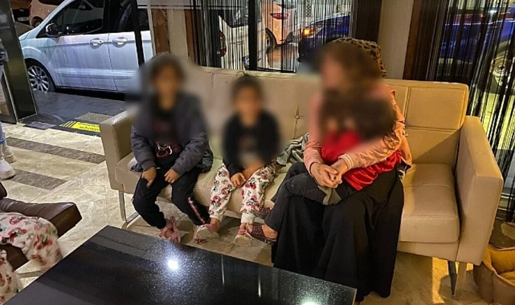 Şiddetten kaçarak sokakta kalan anne ve 4 çocuğuna yardım eli