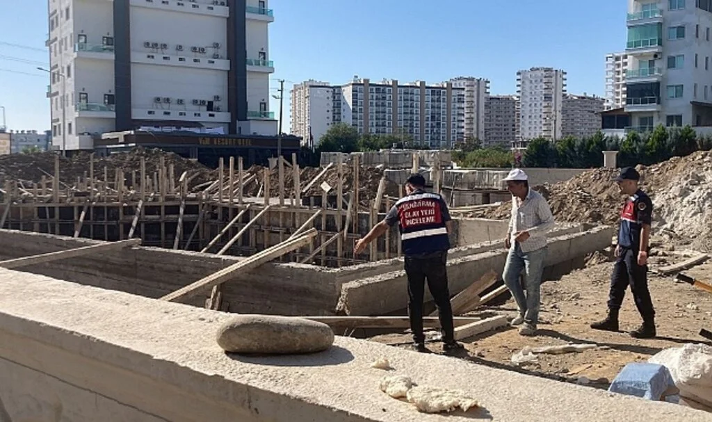 Site şantiyesinde havuz kalıbı çöktü: 1 ölü