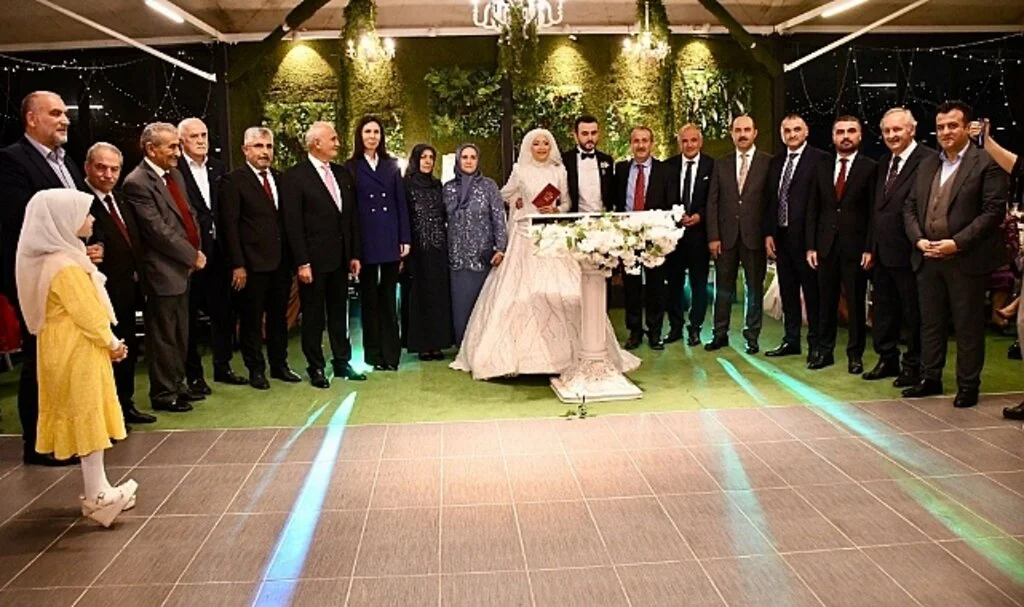 Siyaset ve İş Dünyasını Buluşturan Düğün
