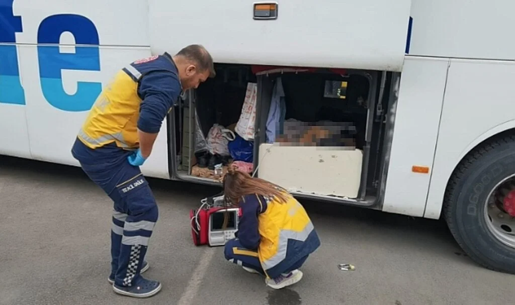 Şoför otobüsün bagajında ölü bulundu