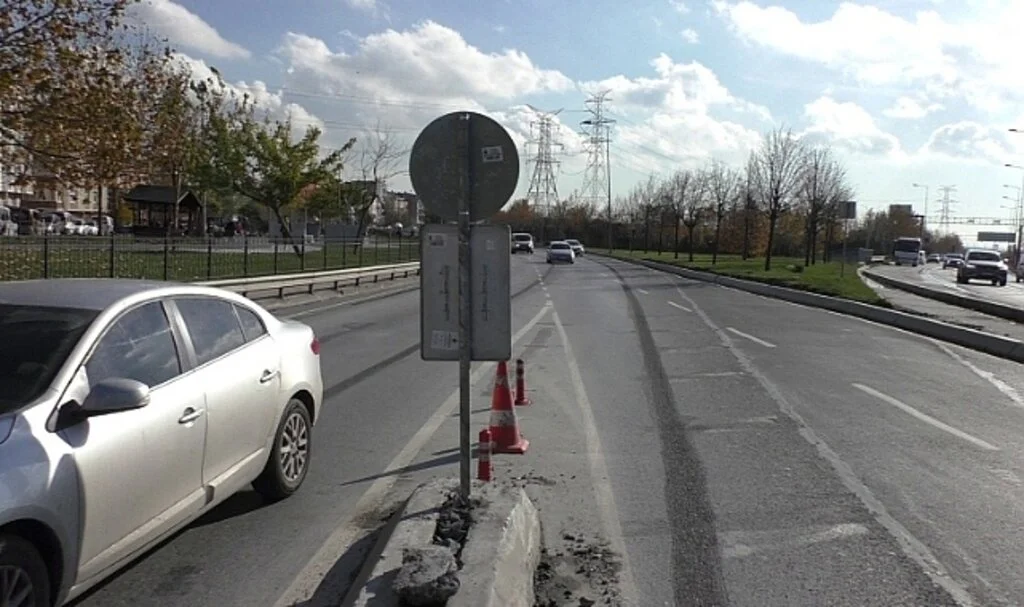 Sultangazi'de İBB'nin yanlış yol çalışması kazaları da beraberinde getirdi