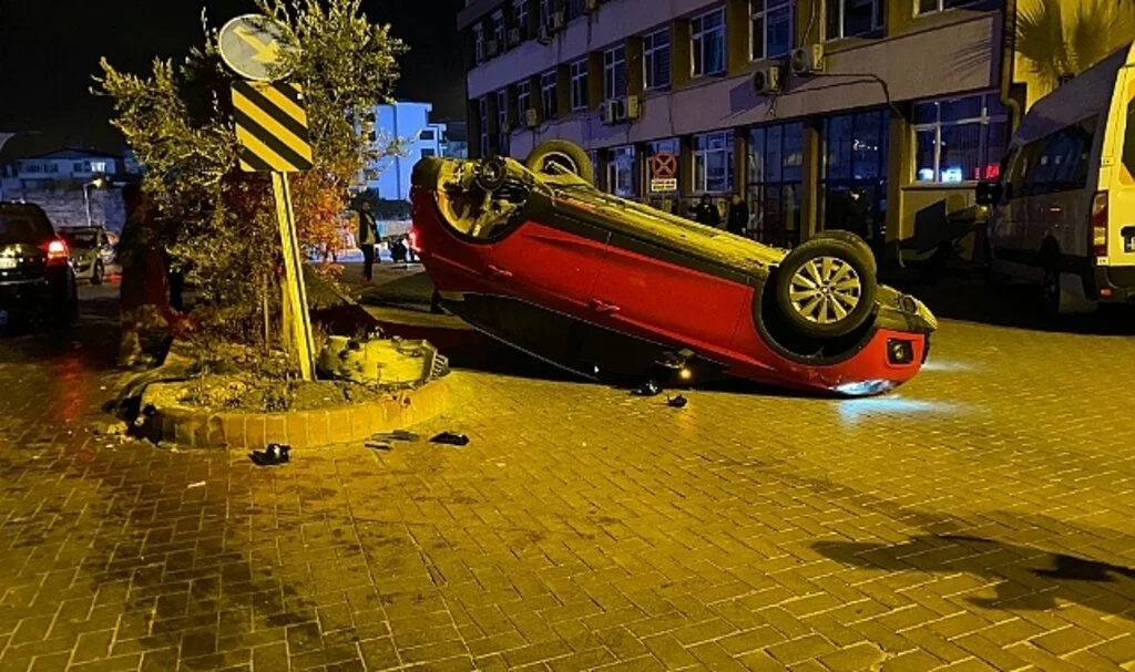 Takla atan araçtaki sürücüyü emniyet kemeri kurtardı