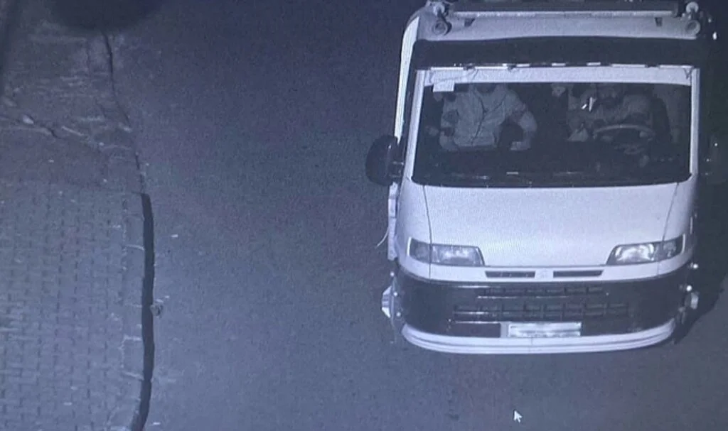 Tamircideki otomobili çekiciyle çaldılar