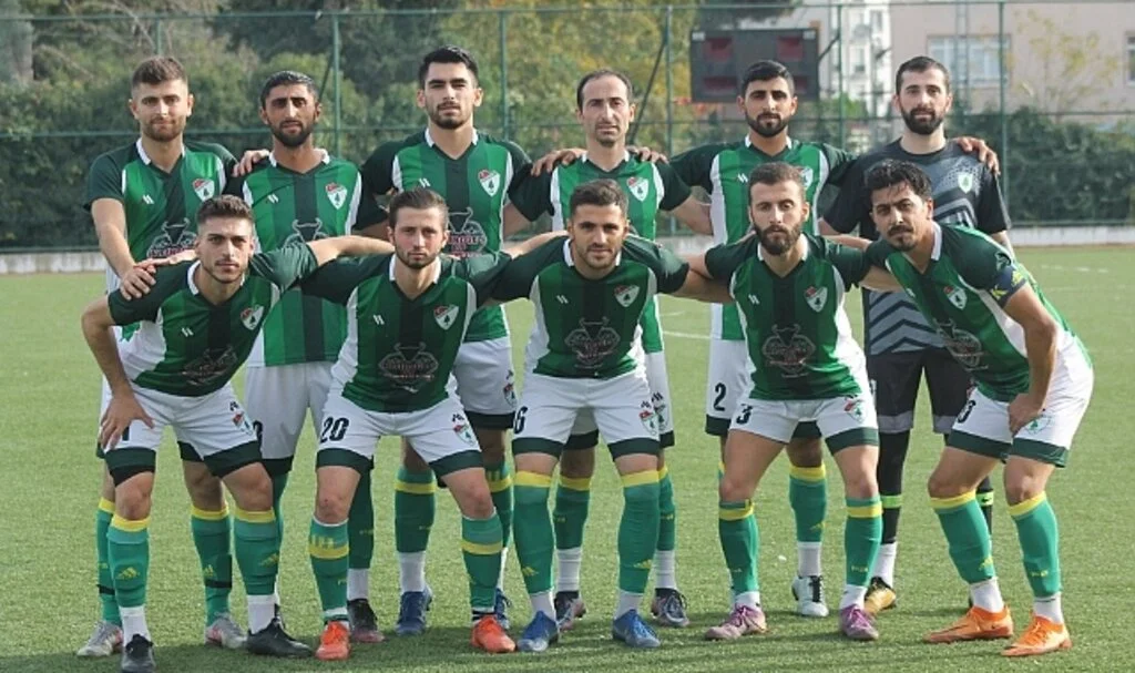 Tekkeköyspor ve Alaçamspor Liderliğini Sürdürdü