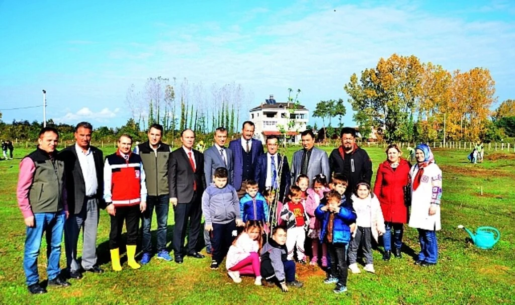 Terme’de fidanlar toprakla buluştu