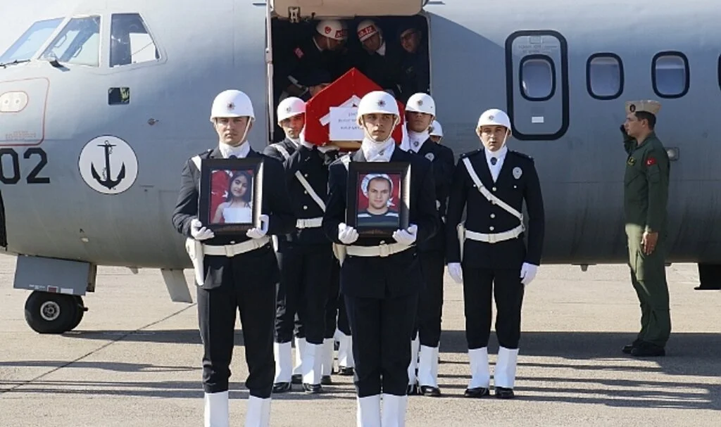 Terör kurbanı minik Ecrin ve babasının cenazeleri Adana'ya getirildi