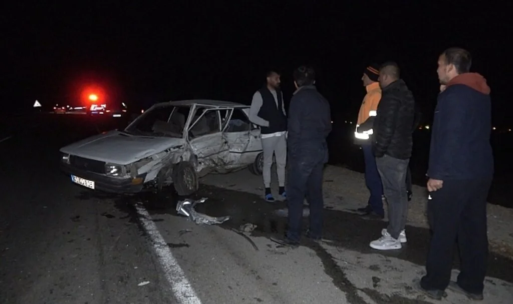  Ters yöne giren ehliyetsiz ve alkollü sürücü trafikte dehşeti yaşattı: 3 yaralı