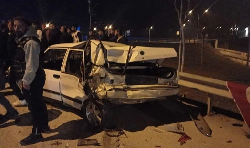 Tır Asker Uğurlama Konvoyundaki Araçlara Çarptı: 4 Yaralı