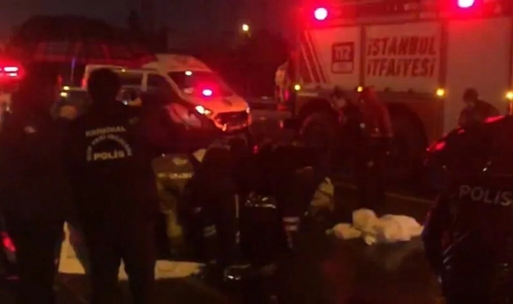 Tuzla’da üniversite öğrencisi otomobiliyle motor kuryeye çarptı: 1 ölü