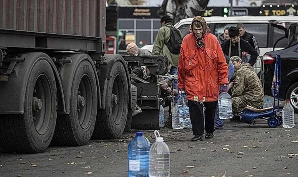 Ukrayna'nın Mıkolayiv kentinde aylardır içme suyu sıkıntısı yaşanıyor