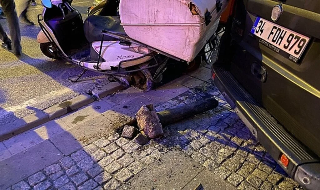 Ümraniye’de eşini işe bırakırken kaza yaptı: 2 yaralı