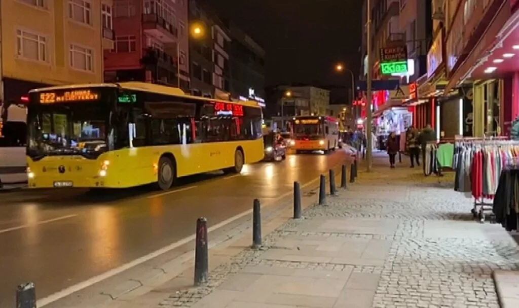 Ümraniye’de motosikletli, tartıştığı otomobil sürücüsünü darp etti