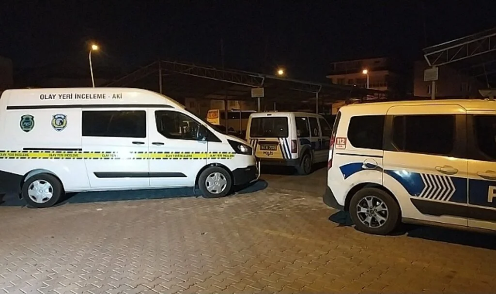 Uşak’ta çıkan bıçaklı kavgada 1’i ağır 2 kişi yaralandı