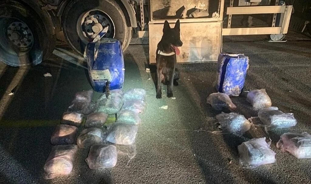 Uyuşturucuyu varillerin içine saklamışlar