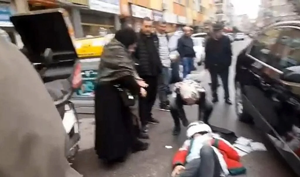 Yalova’da otomobil ile kurye motoru çarpıştı: 1 yaralı
