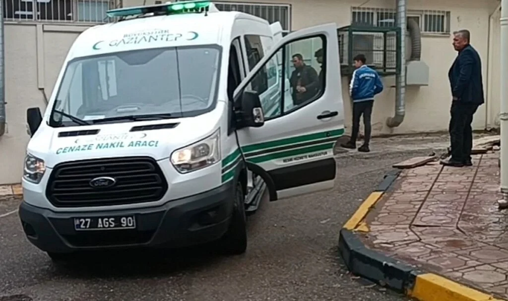 Yangında dumandan etkilenen 4 yaşındaki Ebrar kurtarılamadı