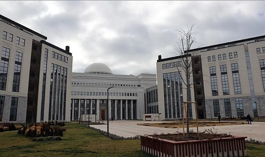 Yargıtay, eski eşini satırla öldüren kişiye "haksız tahrik" indirimi kararını bozdu