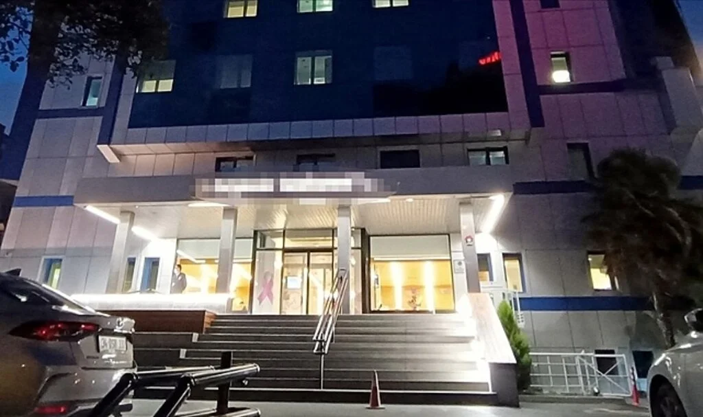 Yaşlı hastaya kötü muamelede bulunan sağlık çalışanları 3'er yıl meslekten men edildi