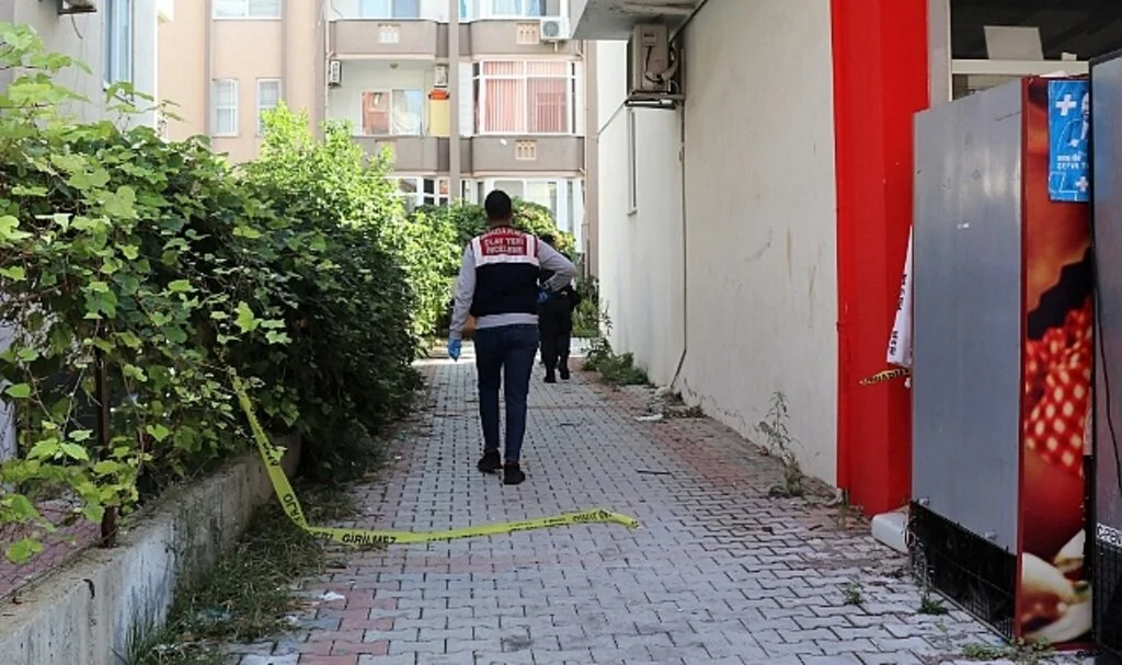 Yeni doğan bebek 5. kattan aşağıya atıldı