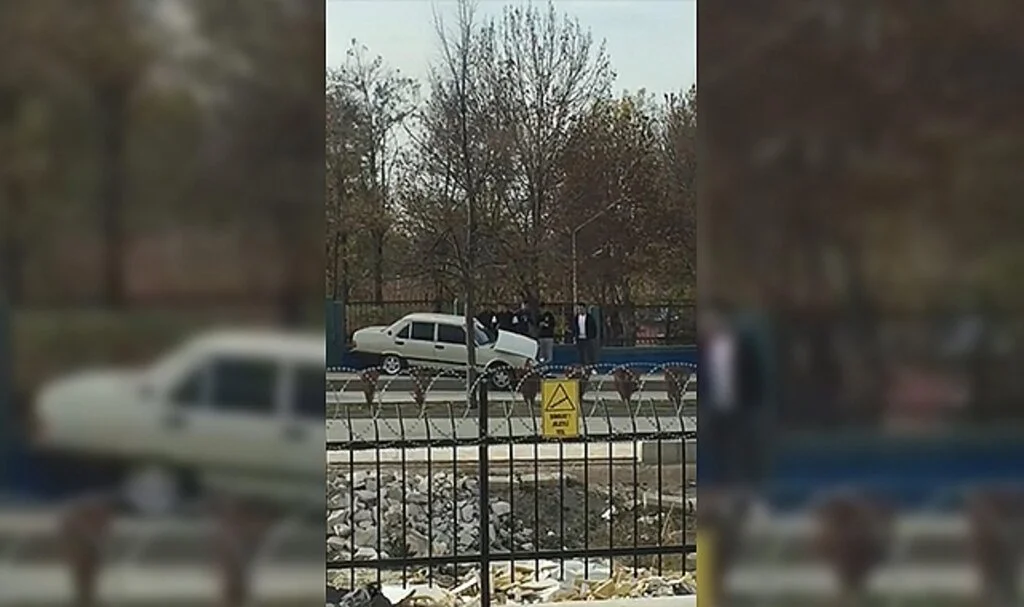 Yoldan çıkan otomobil kaldırıma çıktı: 1 yaralı