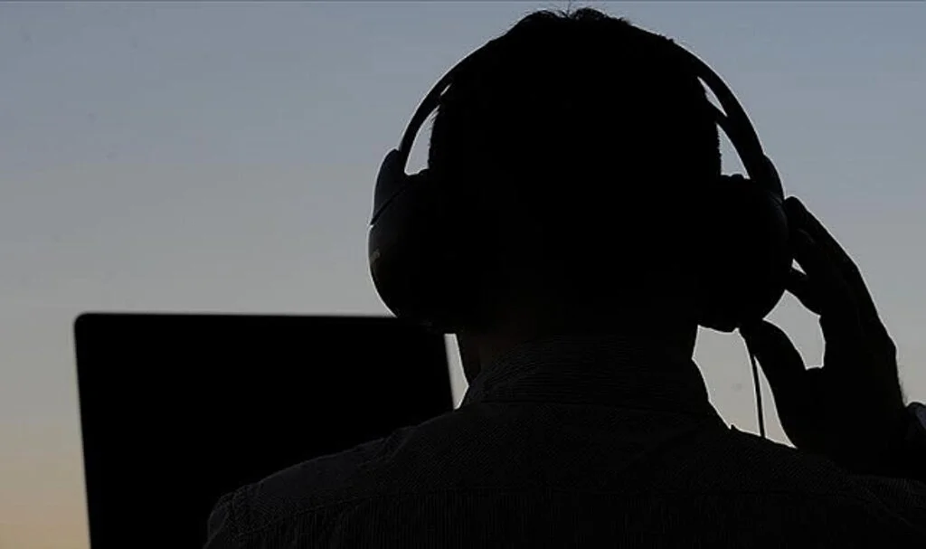 Yunanistan'da siyaset, medya ve iş dünyasından 32 önemli ismin dinlendiği iddiası