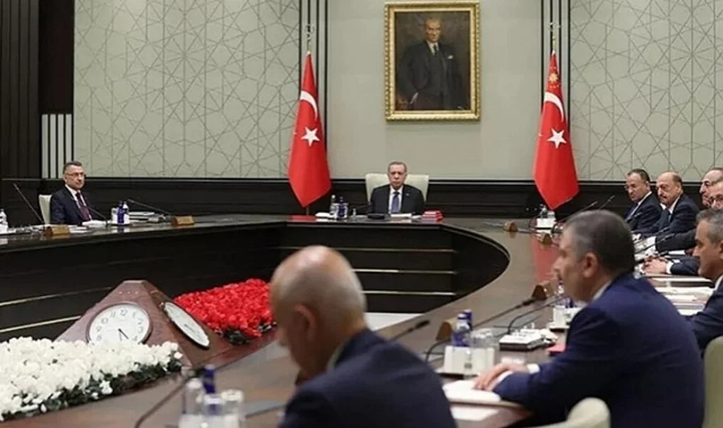 Yüz binler bekliyor! Öğretmenler, memur, işçiler... Kadro müjdesi için gözler Kabine'de! Kritik kararlar masada