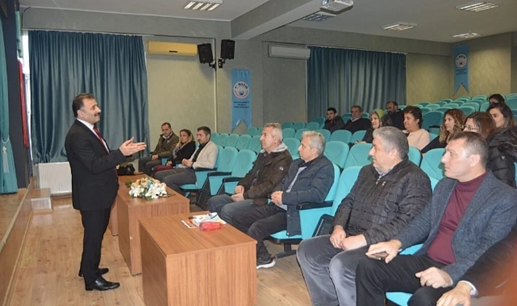 19 Mayıs'ta "Geri Dönüşen Şehir Samsun Projesi" Kapsamında Öğretmenlere Bilgi Aktarıldı