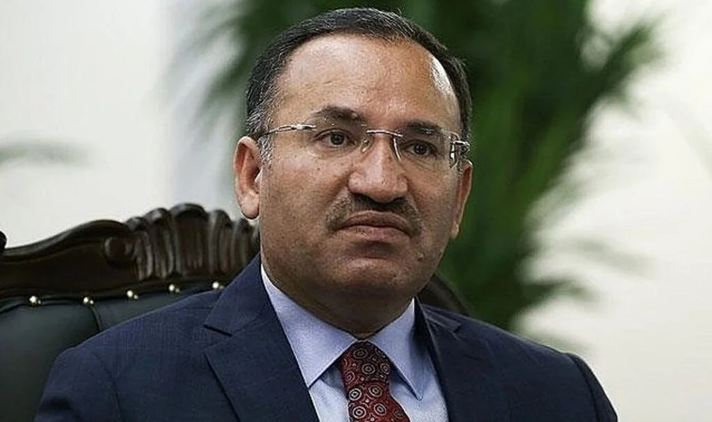 Adalet Bakanı Bozdağ'dan Açıklama; "Haber Vermeden Bile Gelseydi Görüşürdüm"