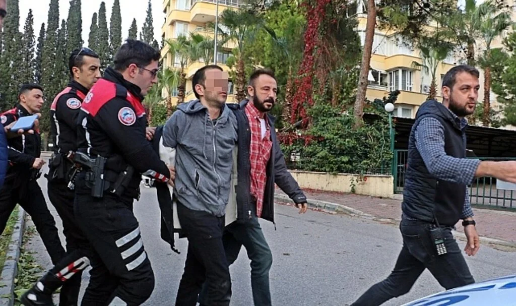  Antalya'da kan donduran cinayet