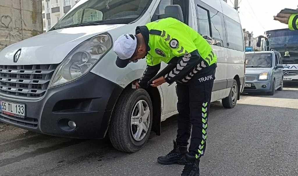Bafra'da kış lastiği denetimi