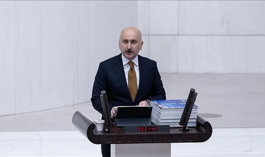 Bakan Karaismailoğlu: Yaptığımız yatırımlar sayesinde sadece 2021 yılında 28 milyar dolar tasarruf elde ettik